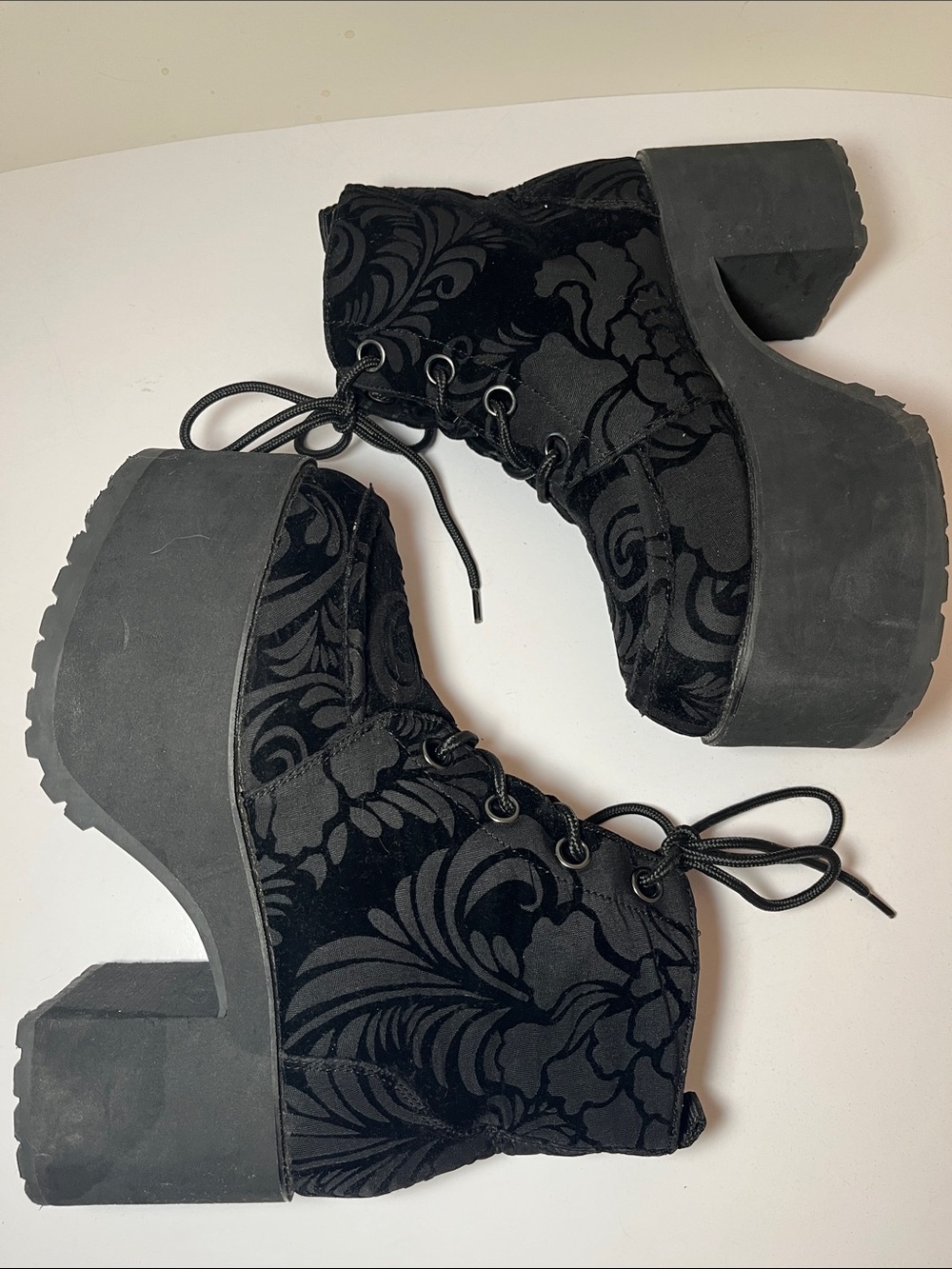 T.U.K. Velvet Burnout Nosebleeds Ankle Boots, size 9, black platforms - Picture 3 of 10